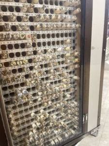 スーパーサンシード 種子島の2階印鑑売り場