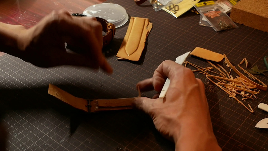 【レザークラフト】腕時計ベルトの作り方-皮革素材の接着-写真5