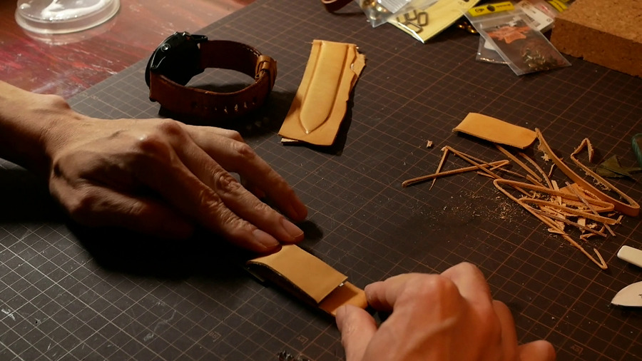 【レザークラフト】腕時計ベルトの作り方-皮革素材の接着-写真6